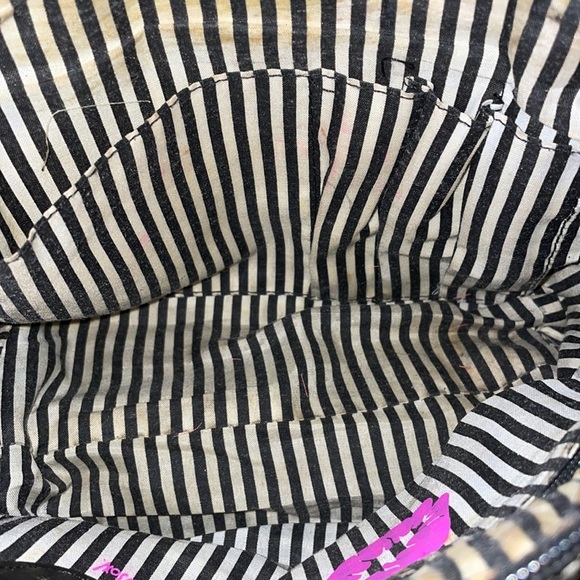 Luv Betsey by Betsey Johnson Black & White Quilt Pattern Embroidered Hearts Bag - Picture 7 of 8